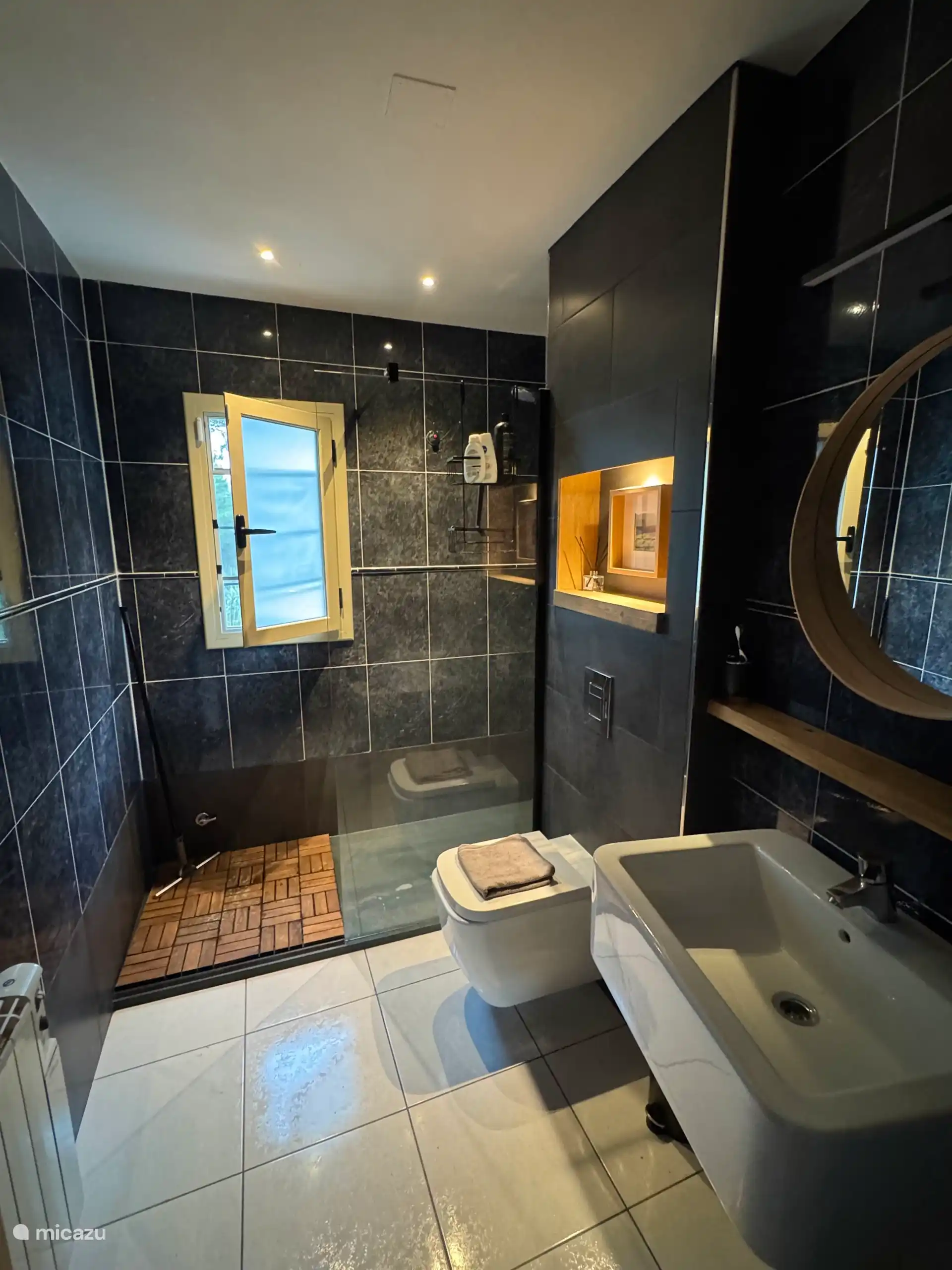 Moderne badkamers met inloopdouche