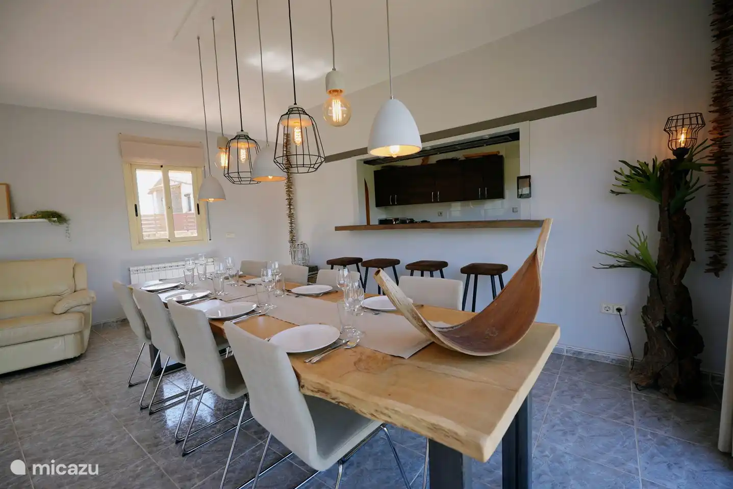 table à manger 10 personnes