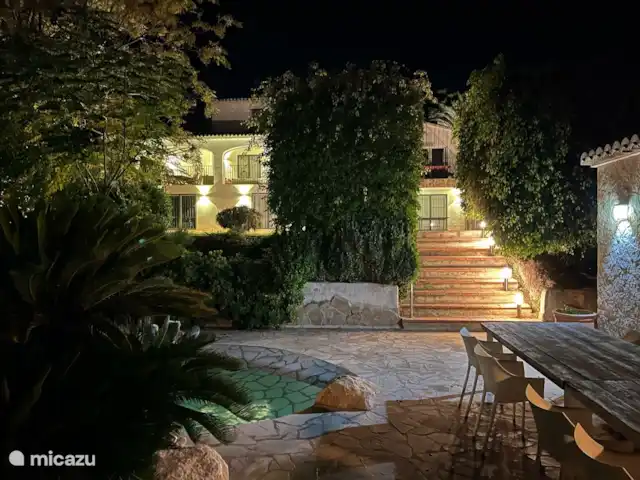 Villa Muntalmar en España, Costa Blanca, Jávea - villa También es maravilloso relajarse en el jardín por la noche.