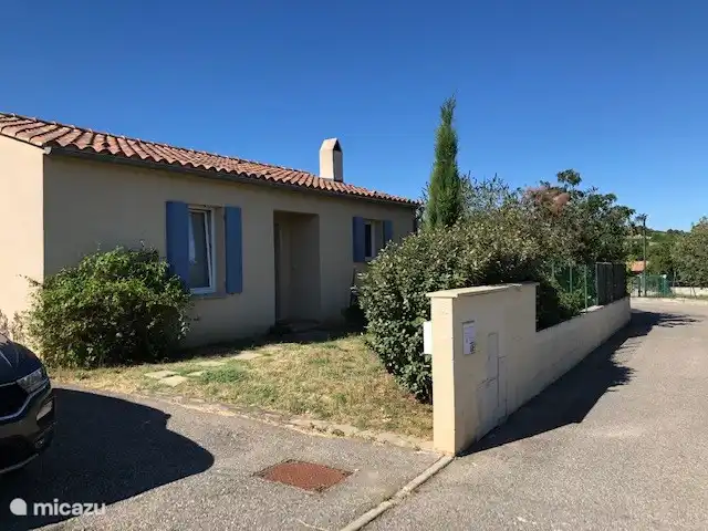 Wandelen, Frankrijk, Drôme, Mirabel-aux-Baronnies, vakantiehuis Les Saffres,  villa met zwembad