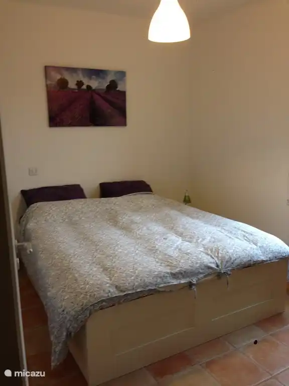 Schlafzimmer mit Garderobe