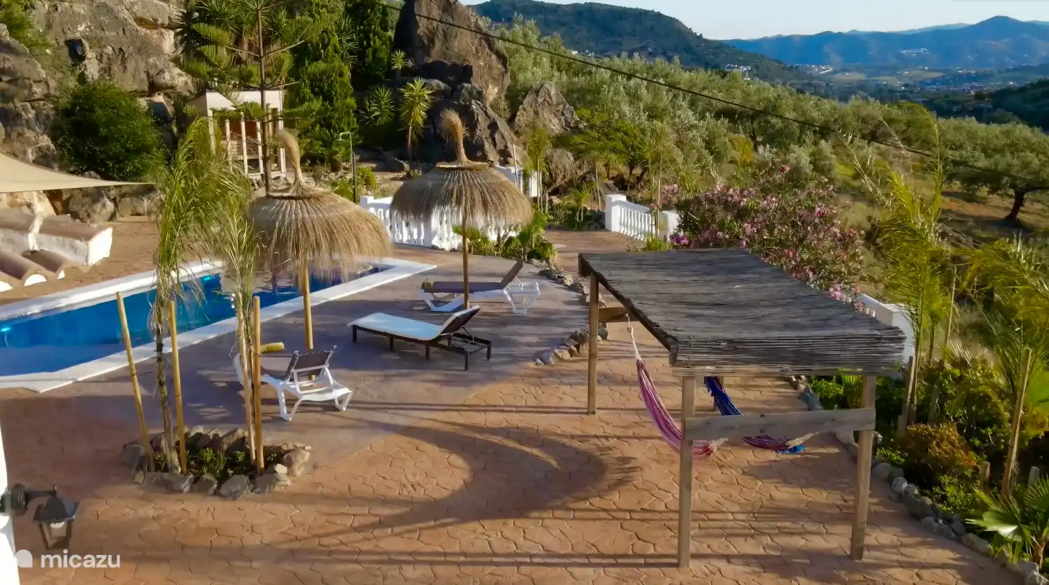 villa, Sayalonga, Andalucía, España - Casa La Roca - Retiros en Buena Vista