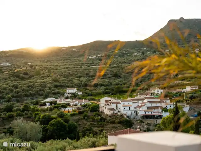 Casa La Roca - Retraites à Buena Vista | Espagne, Andalousie, Alcaucin - villa Vue sur le hameau voisin de Cortejillos