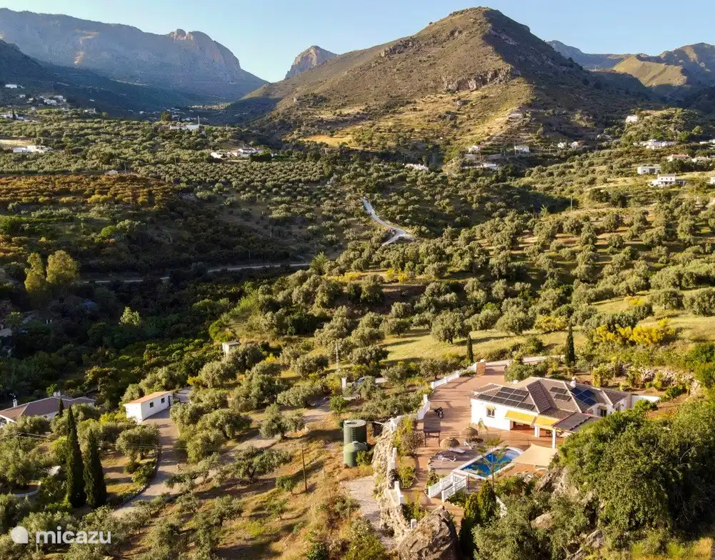 Blick auf das Tal und Zafaraya. 