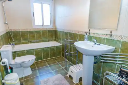 Vakantiehuis Spanje, Andalusië, Canillas De Albaida villa Casa del mar badkamer1