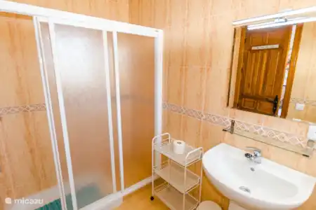 Vakantiehuis Spanje, Andalusië, Canillas De Albaida villa Casa del mar badkamer2