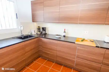 Vakantiehuis Spanje, Andalusië, Canillas De Albaida villa Casa del mar mooie ingerichte keuken