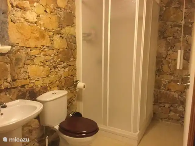 Quinta d'Alegria | Portugal, Coimbra, Tábua - ferme Notre Quinta se compose de 5 chambres d'hôtes individuelles pour deux personnes, toutes équipées d'une salle de bain entièrement équipée.