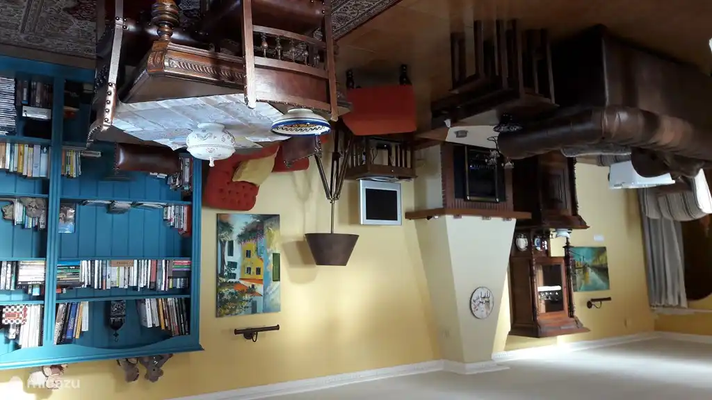 sitting area with library