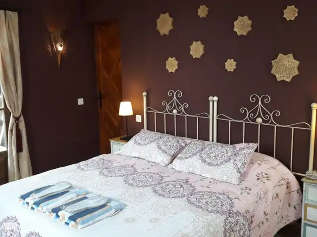 Chambre spacieuse 2 pers dans beau B&B | Espagne, Andalousie, Cómpeta - chambres d'hôtes Chambre à coucher de style marocain