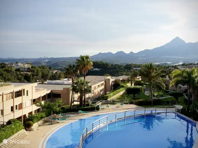 appartement huren in Spanje, Costa Blanca, Altea la Vieja – Prachtig app. nabij zee en Golf De gemeenschappelijke tuin met een van de twee zwembaden.