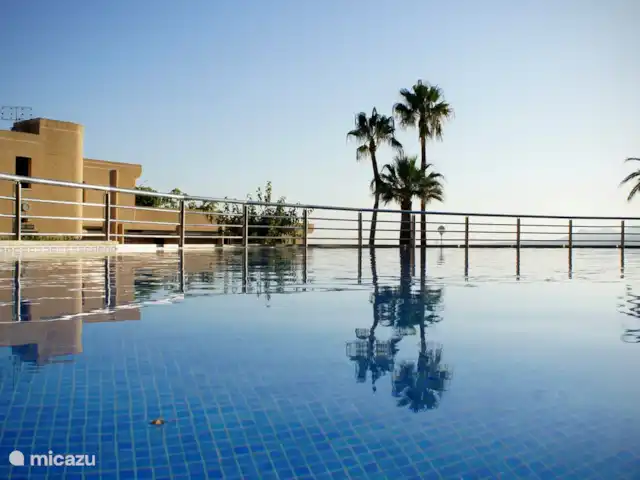 appartement huren in Spanje, Costa Blanca, Altea la Vieja – Prachtig app. nabij zee en Golf Een van de zwembaden in de tuin