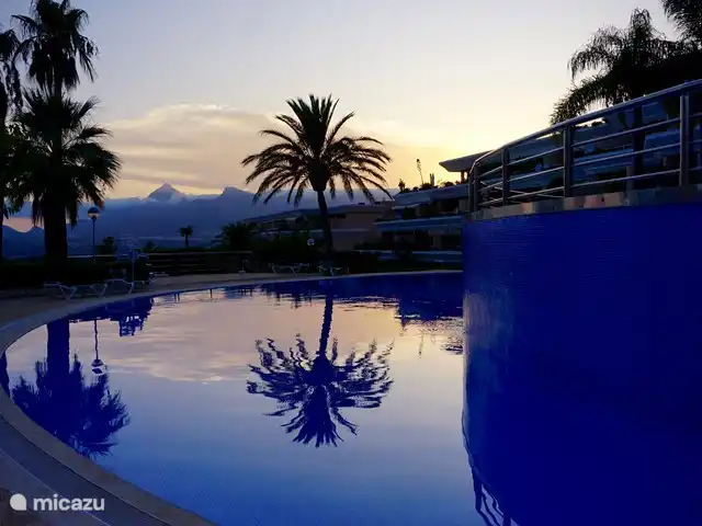 appartement huren in Spanje, Costa Blanca, Altea la Vieja – Prachtig app. nabij zee en Golf Zonsondergang bij het zwembad.
