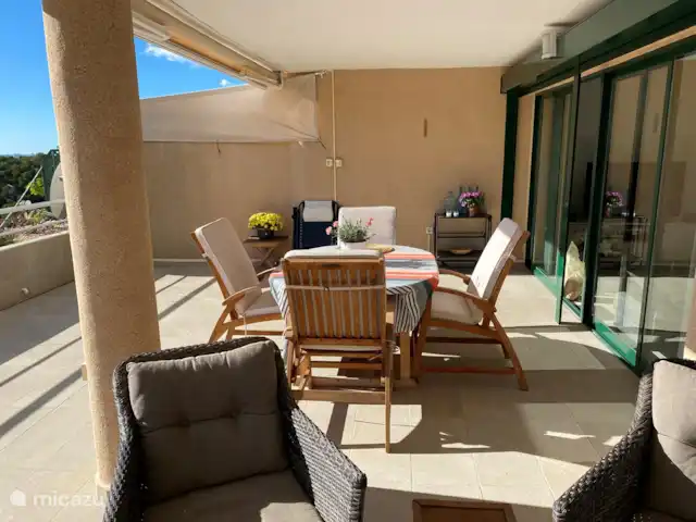 appartement huren in Spanje, Costa Blanca, Altea la Vieja – Prachtig app. nabij zee en Golf Eethoek bij de living.