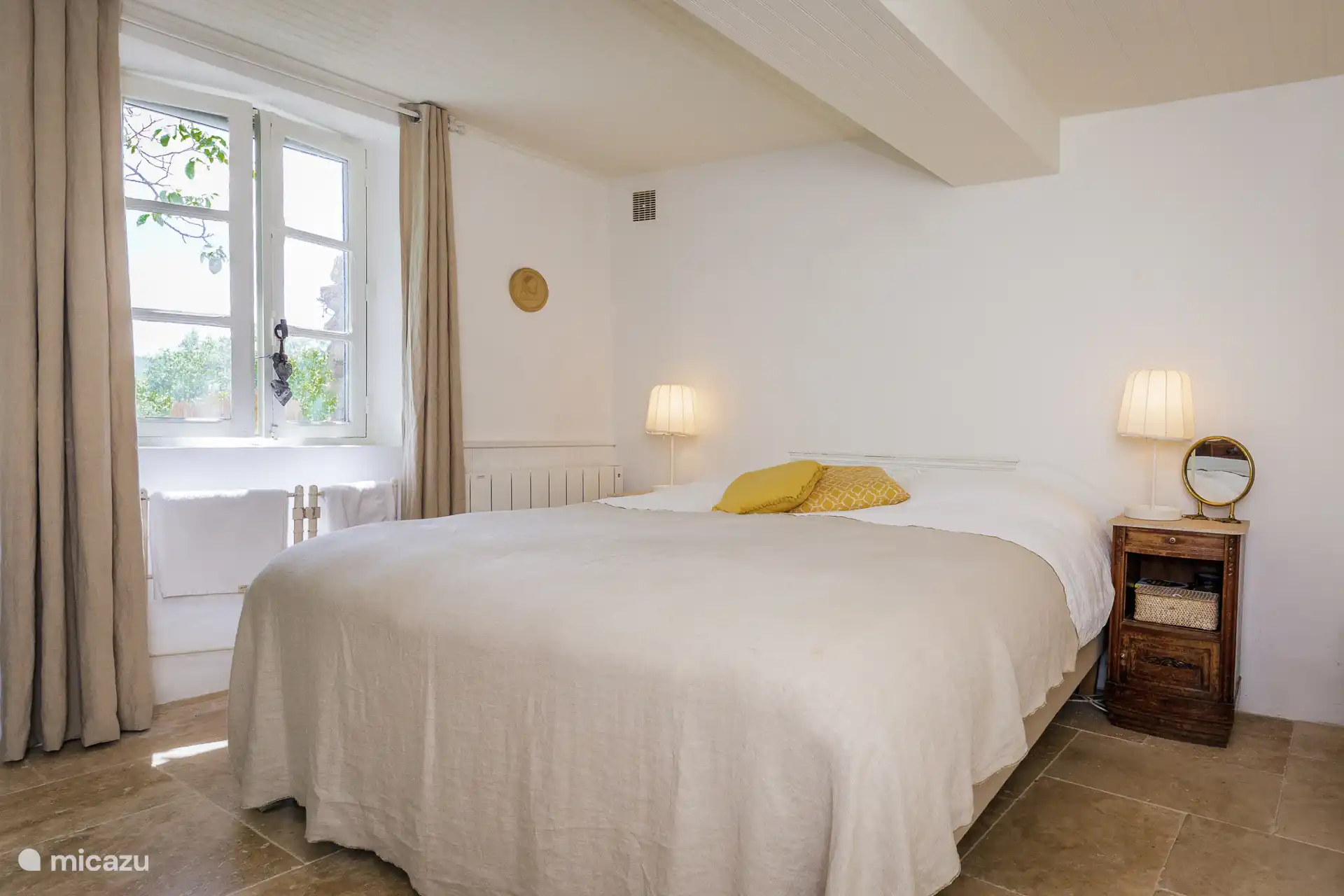 Chambre des maîtres au rez-de-chaussée