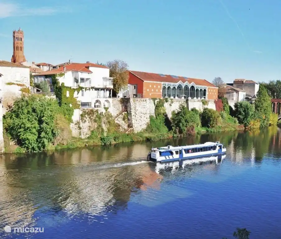 Bootsfahrt mit Mittagessen auf dem Lot