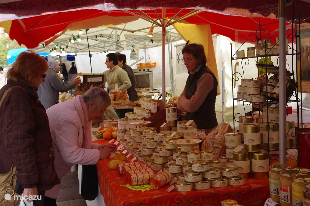 Jeden Tag irgendwo ein Markt oder Brocante