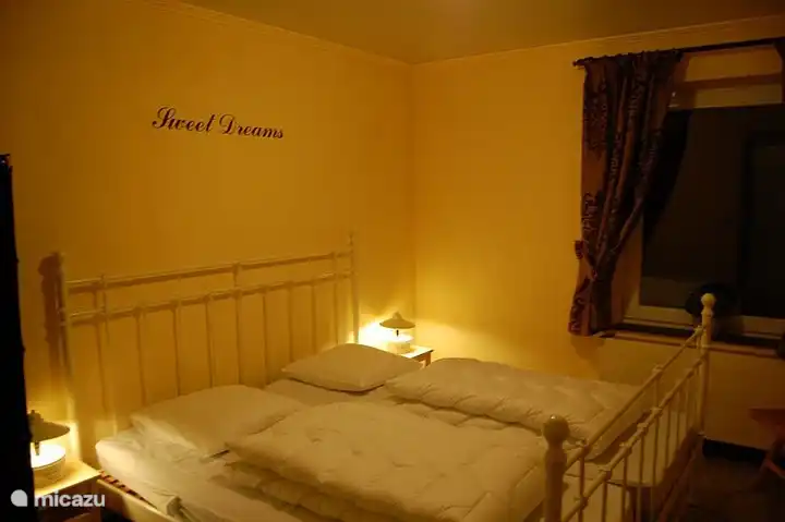 Eines der sechs Schlafzimmer