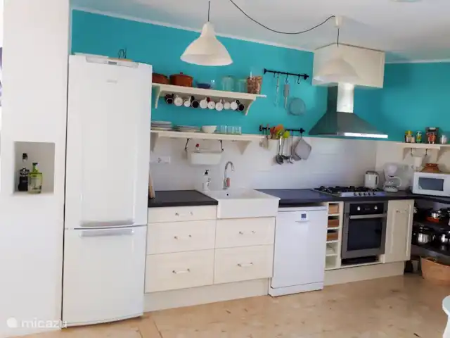 Casa León en Moraira con vistas al mar en España, Costa Blanca, Moraira - casa vacacional La cocina está totalmente equipada