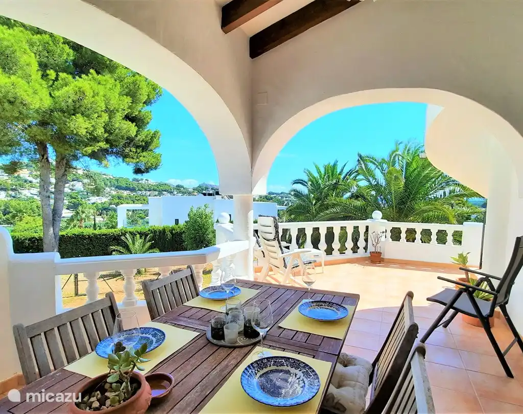 Casa Leon in Moraira met zeezicht