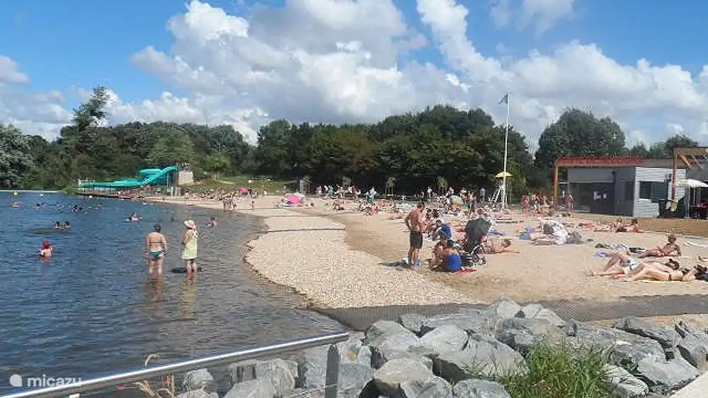 Nahe gelegene Strände am See mit Wassersportmöglichkeiten (25 min)