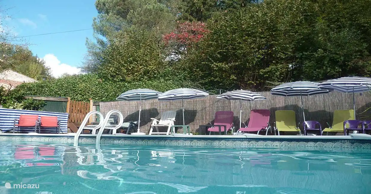 schöne Gegend für den Pool