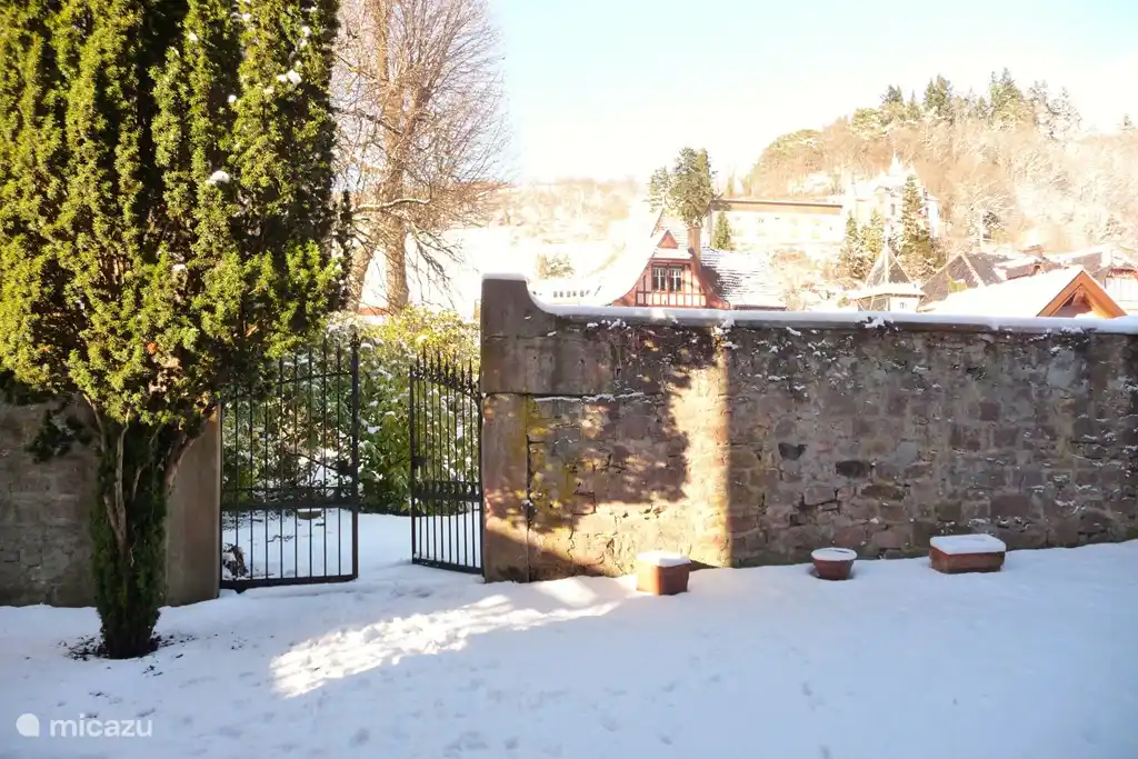 Zugang Garten im Winter