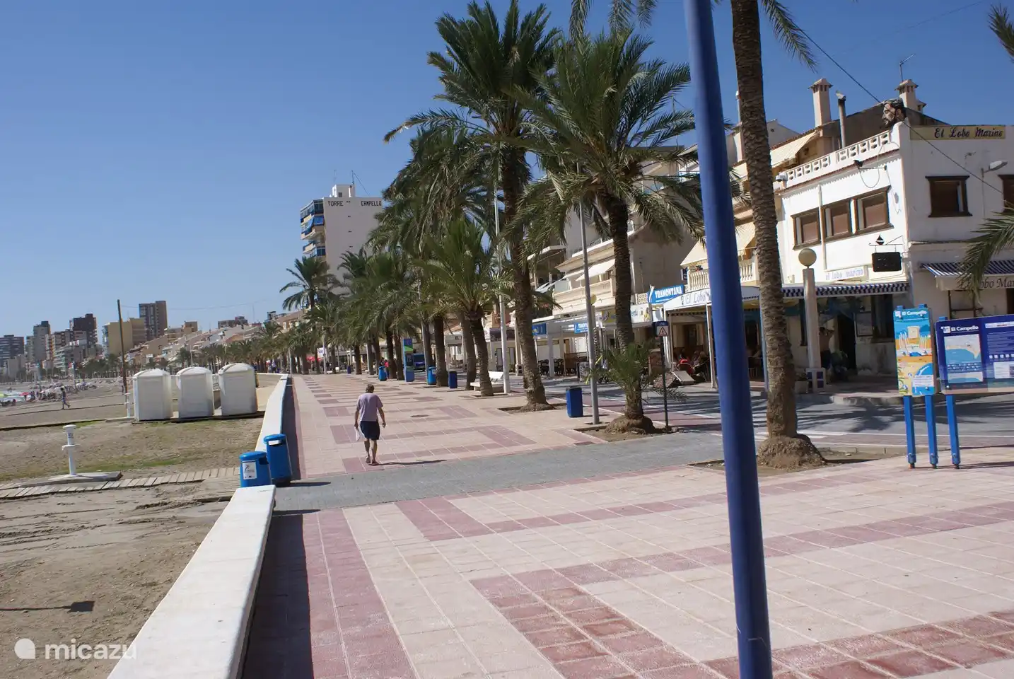Der Boulevard von El Campello entfernt