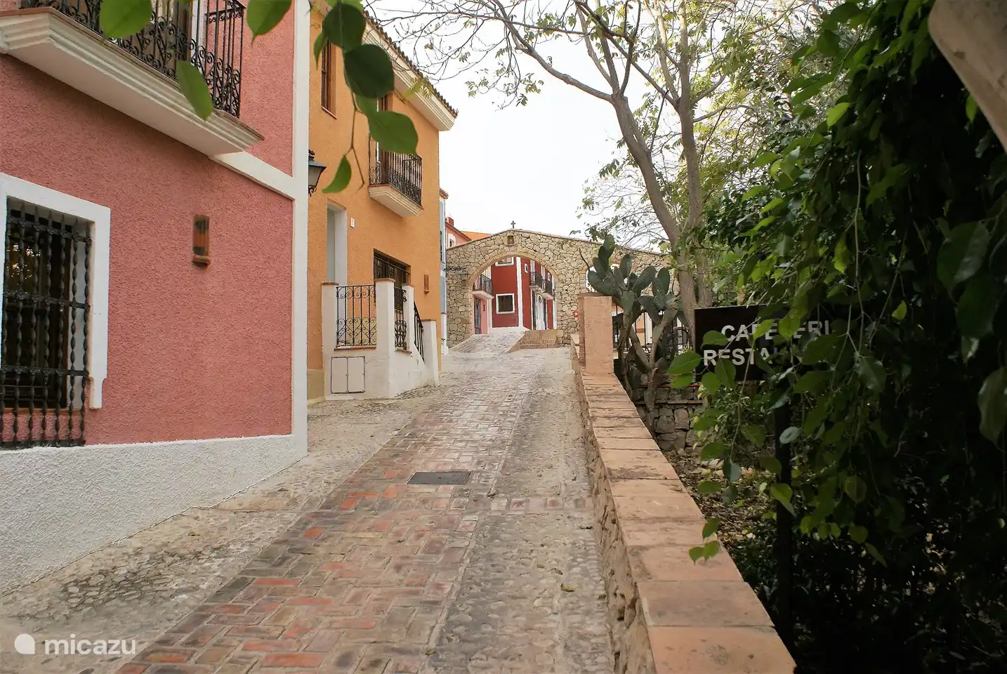 Der Pueblo Acantilado Komplex in der Nähe unseres Cala Merced Komplexes