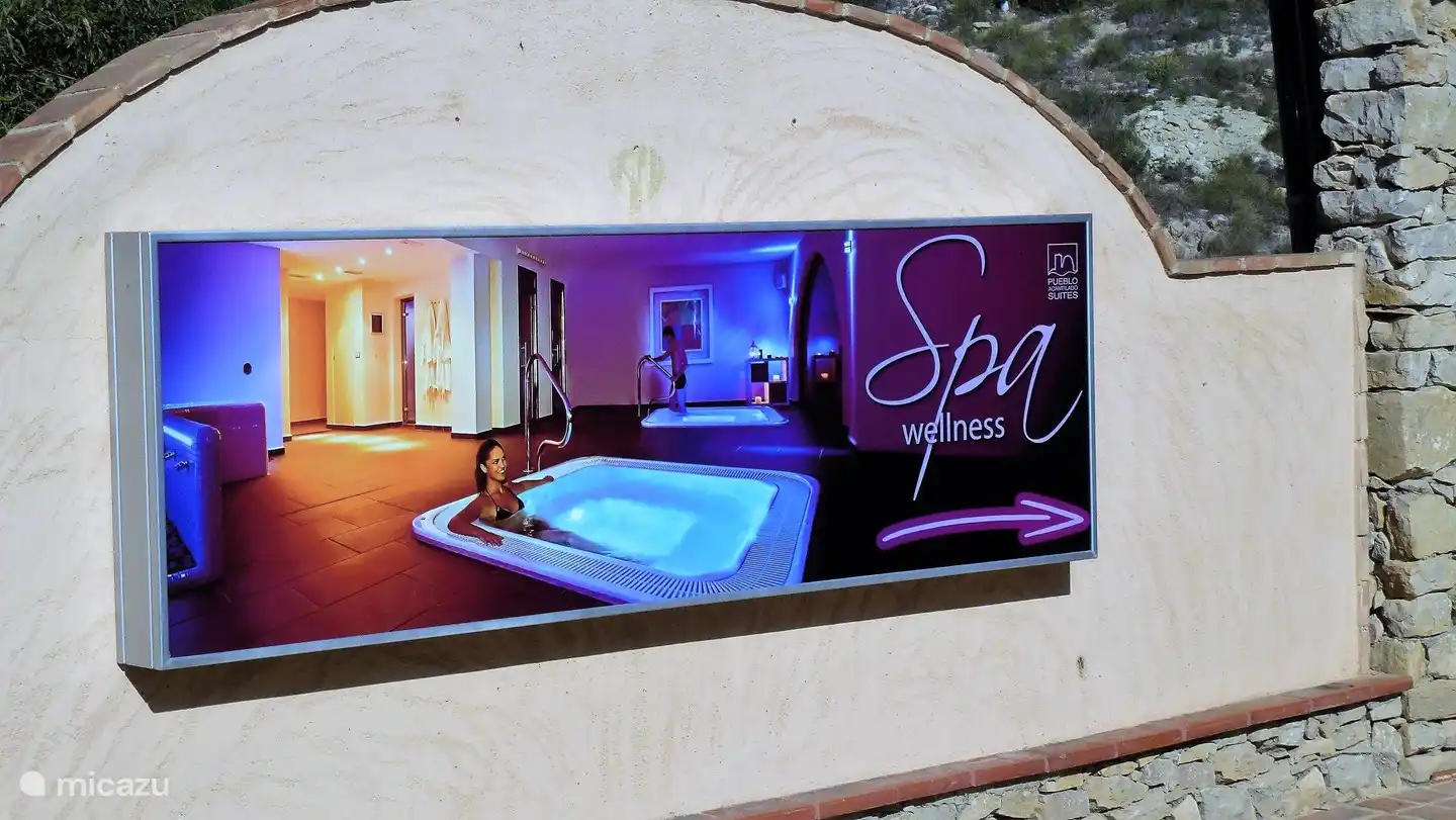 Gönnen Sie sich die Nachbarn von Pueblo Acantilado