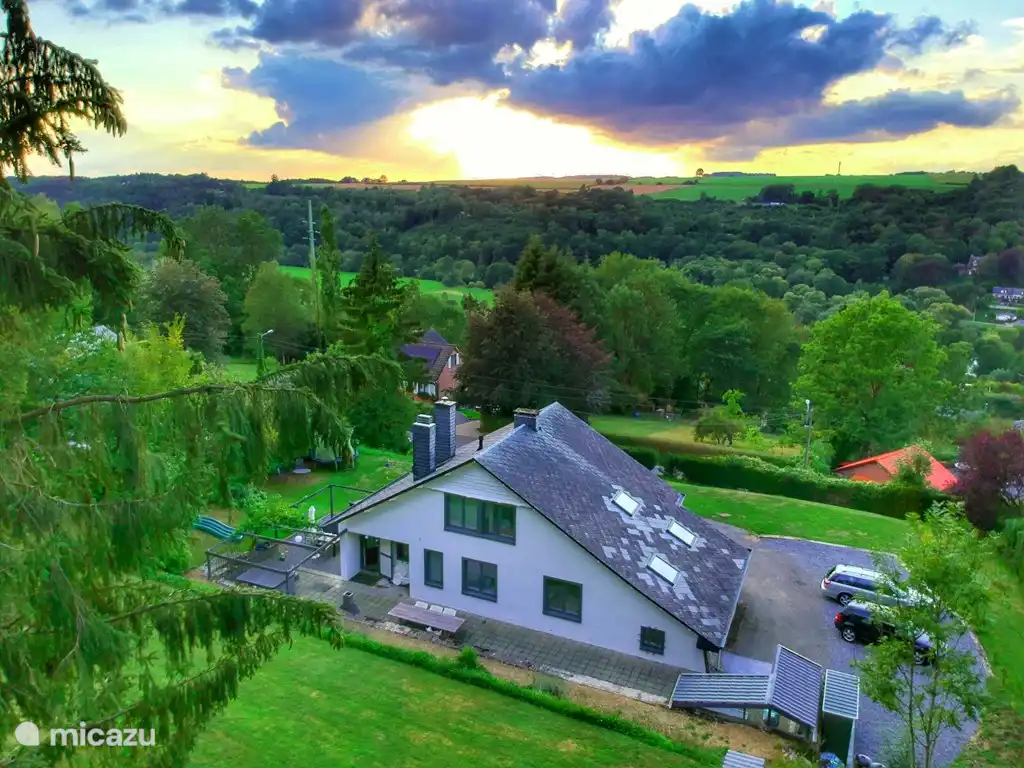 Blick über das Tal der Ourthe