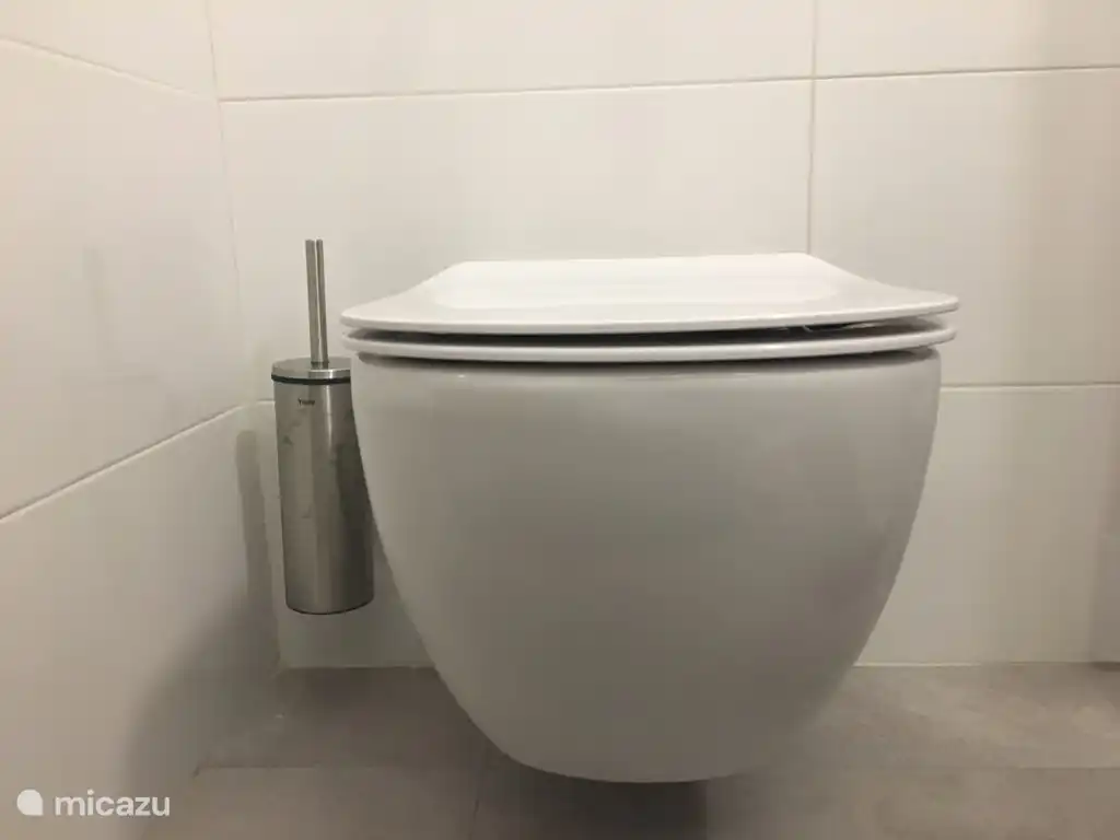 Luxuriöse Toilettenausstattung