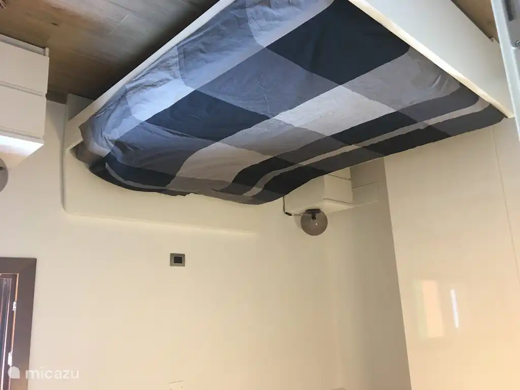 Schlafzimmer 1 - Kingsize-Bett mit guten Matratzen (2024)