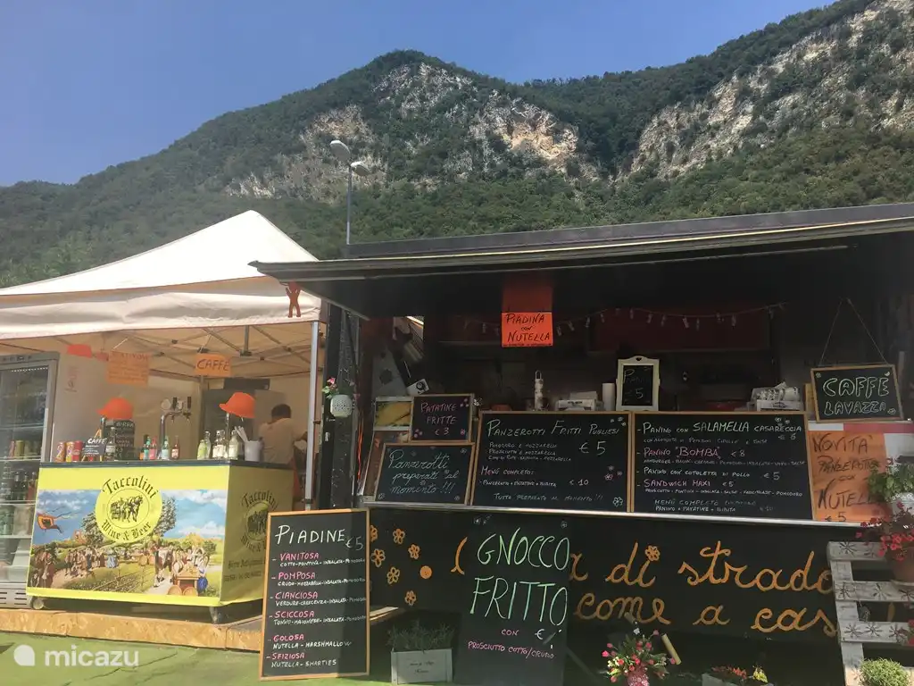Lido Nettuno in 5 km - Das ganze Sommer Essen Truck Festival in Lido Nettuno