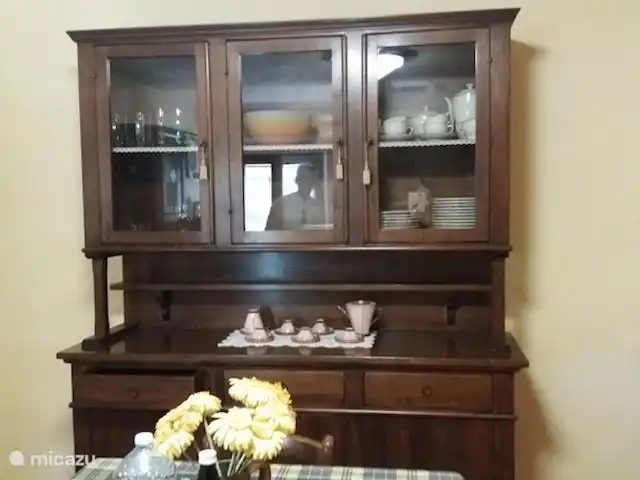 appartement huren in Italië, Toscane, Montaione – Magnolia Eettafel in de keuken