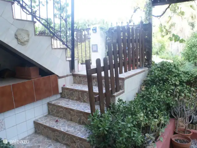 Casa Amigo en España, Valencia, Pedralba  - casa vacacional escaleras a la casa