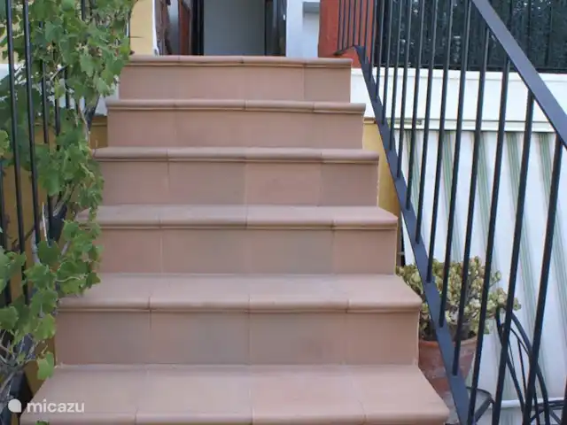 Casa Amigo en España, Valencia, Pedralba  - casa vacacional 2da escalera a la casa