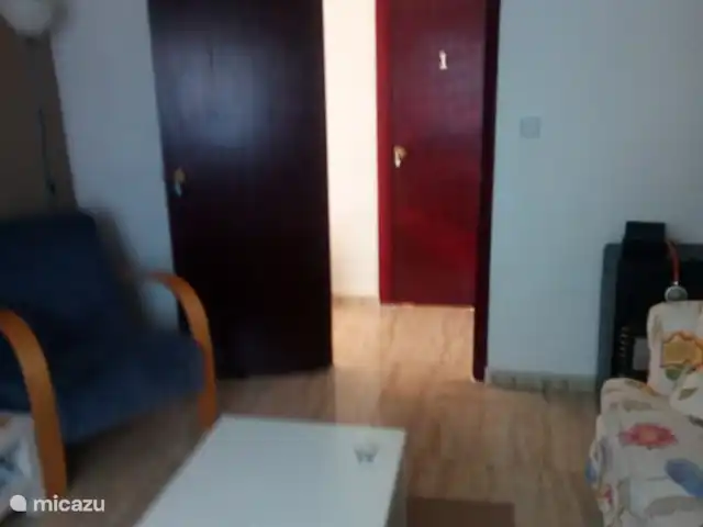 Casa Amigo en España, Valencia, Pedralba  - casa vacacional vista desde el salón al recibidor