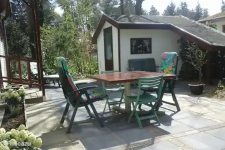 Vakantiehuis Nederland, Drenthe, Dieverbrug chalet Chalet De Bosanemoon schuurtje