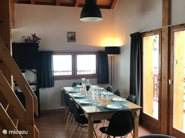 Location de Vacances France, Isère, Oz-en-Oisans, chalet - Chal'Oz 4**** Table à dinner