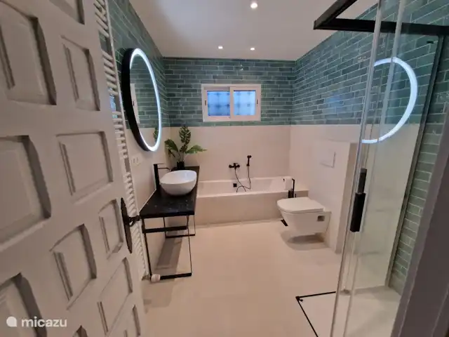 Casa Mi Pajobe | Espagne, Costa Blanca, Benidorm - villa Salle de bain avec baignoire, douche, lavabo et WC