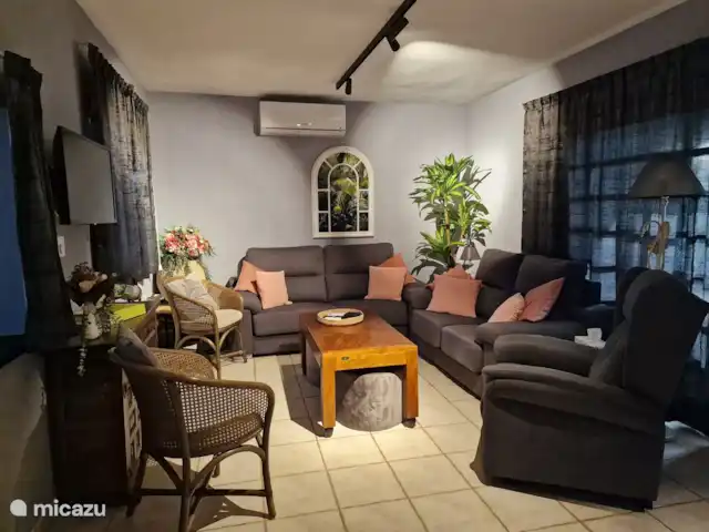 Casa Mi Pajobe | Espagne, Costa Blanca, Benidorm - villa Coin salon dans le salon.  Wifi gratuit par fibre optique et smart TV avec TV-Vlaanderen.