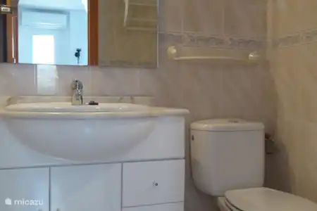 Vakantiehuis Spanje, Costa Blanca, Benijófar geschakelde woning Altamira badkamer 1