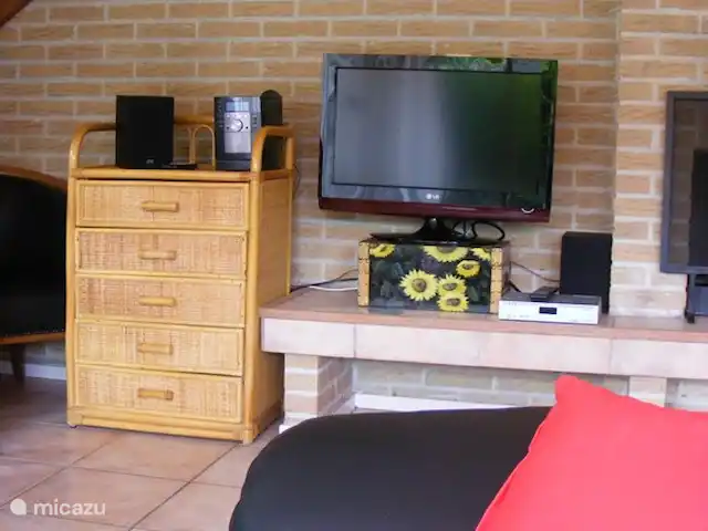 Maison de vacances Baltus | Pays-Bas, Hollande du Nord, Saint Martin - bungalow Le lecteur DVD est intégré au téléviseur