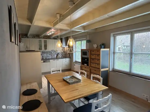 Duinhoek 70 en Bélgica, Costa Belga, De Panne - casa vacacional Mesa de comedor + sofá