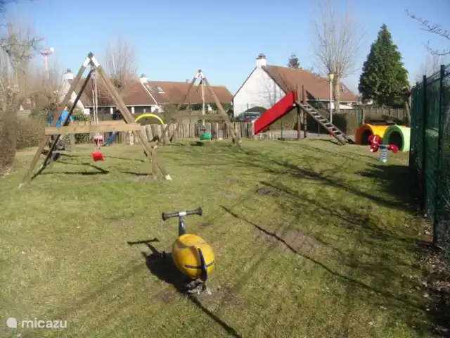 Duinhoek 70 en Bélgica, Costa Belga, De Panne - casa vacacional Patio de juegos