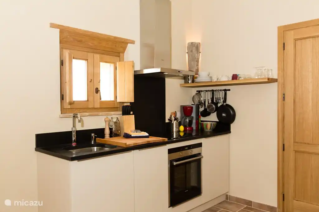 Kitchen from Espresso with induction plate, dishwasher and Quooker