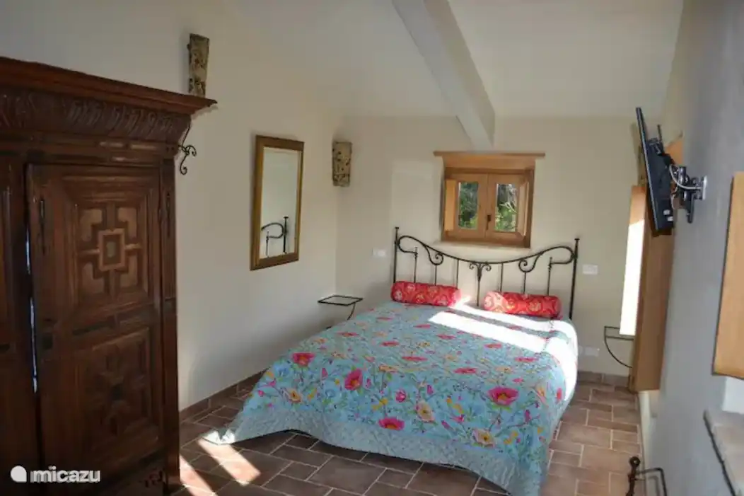 2nd bedroom of Lungo also with private shower and toilet