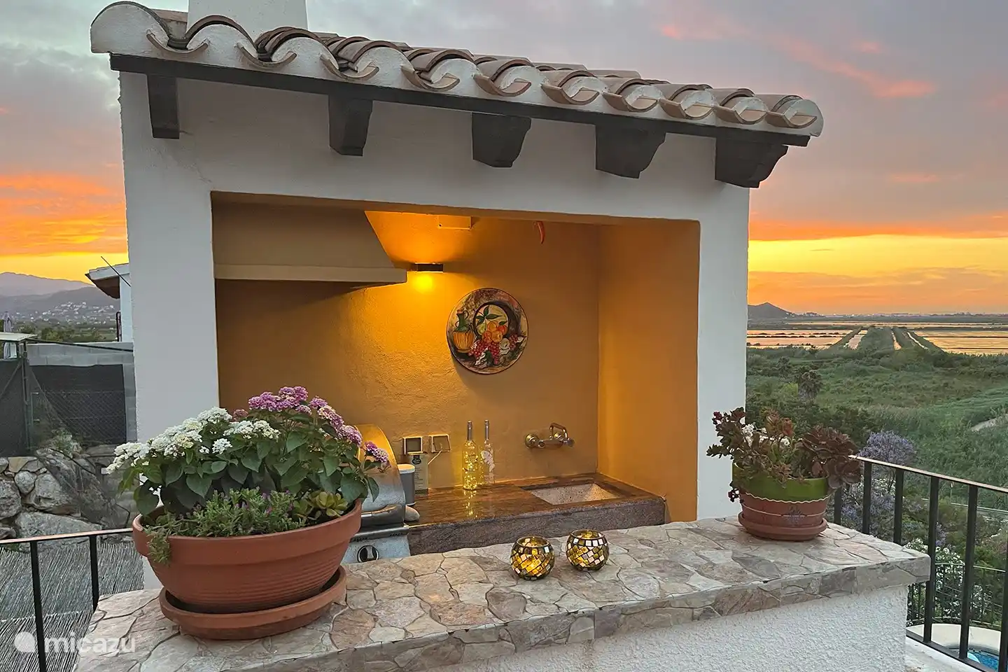 Außenküche mit Gasgrill