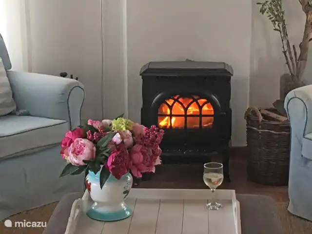 Location de Vacances Espagne, Costa Blanca, Dénia, villa - Maison Miguel Le poêle à bois offre un supplément de chaleur et de confort, en plus du chauffage central